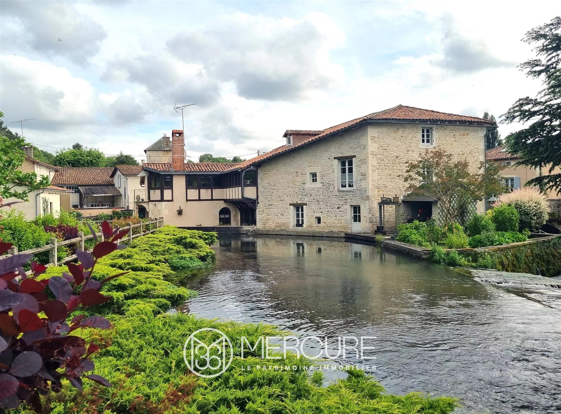 Maison à vendre, 320m², Lizant