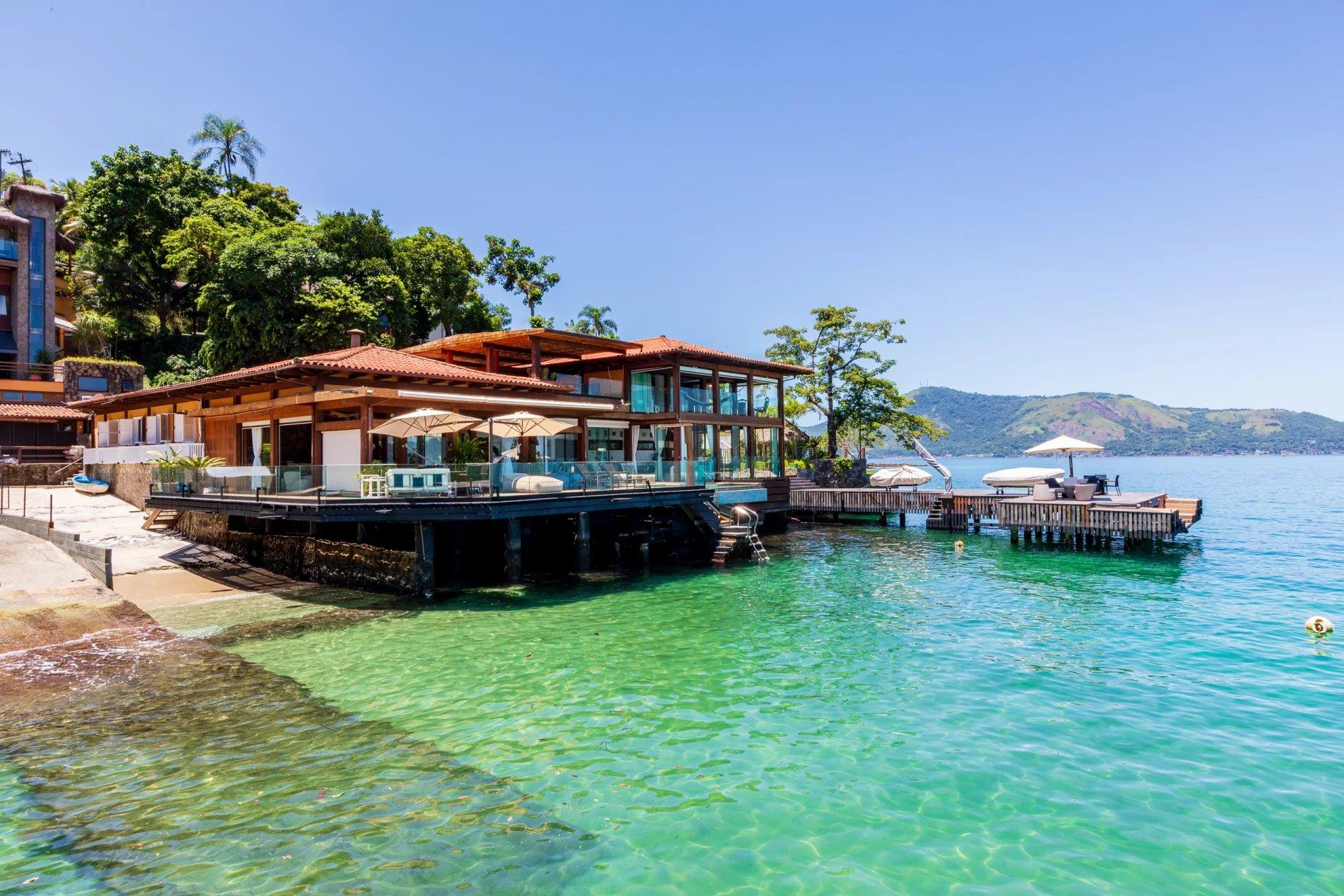 Ang064 - Luxury Seafront Home in Angra dos Reis