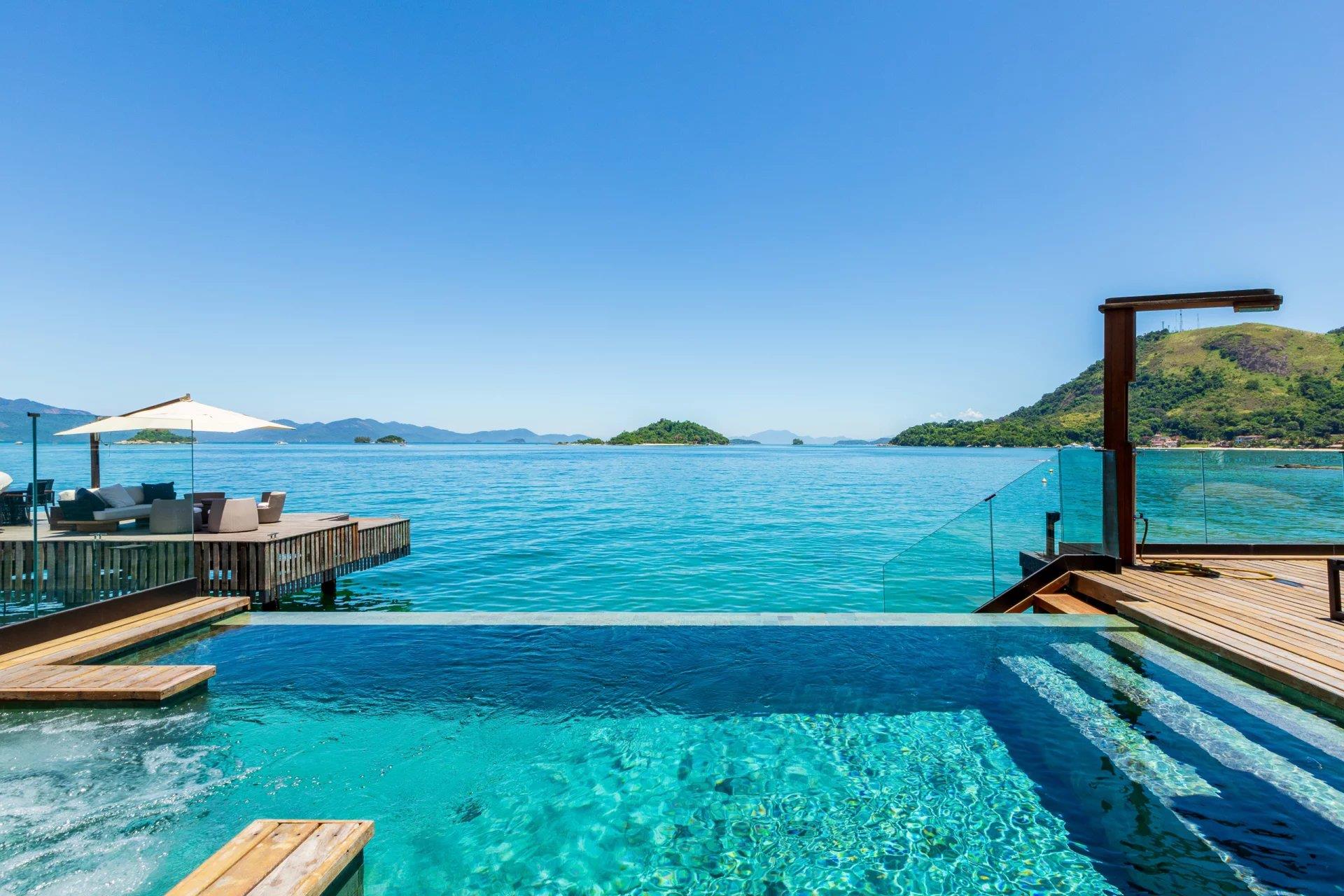 Ang064 - Luxury Seafront Home in Angra dos Reis