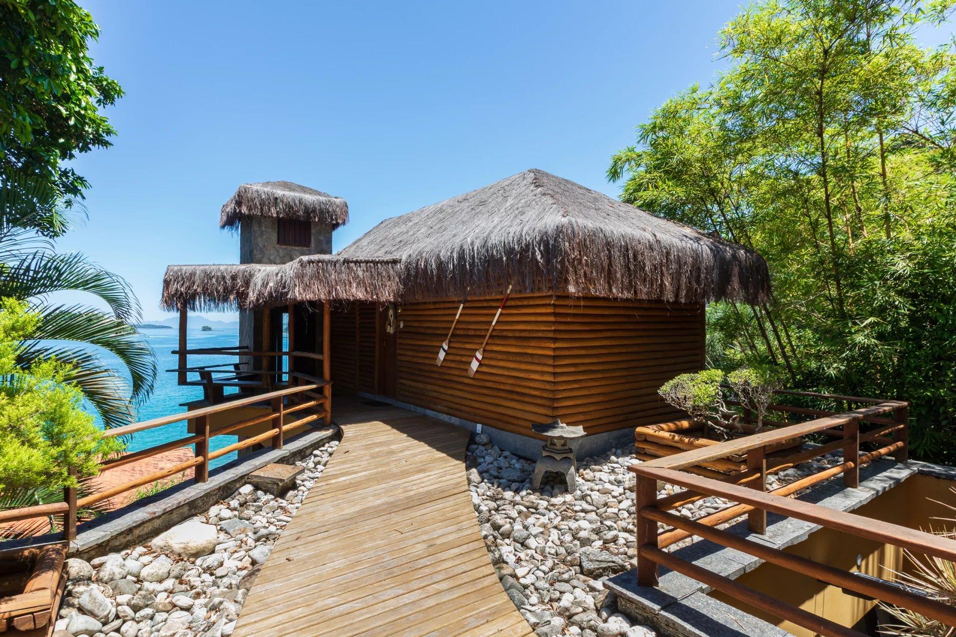 Ang064 - Luxury Seafront Home in Angra dos Reis