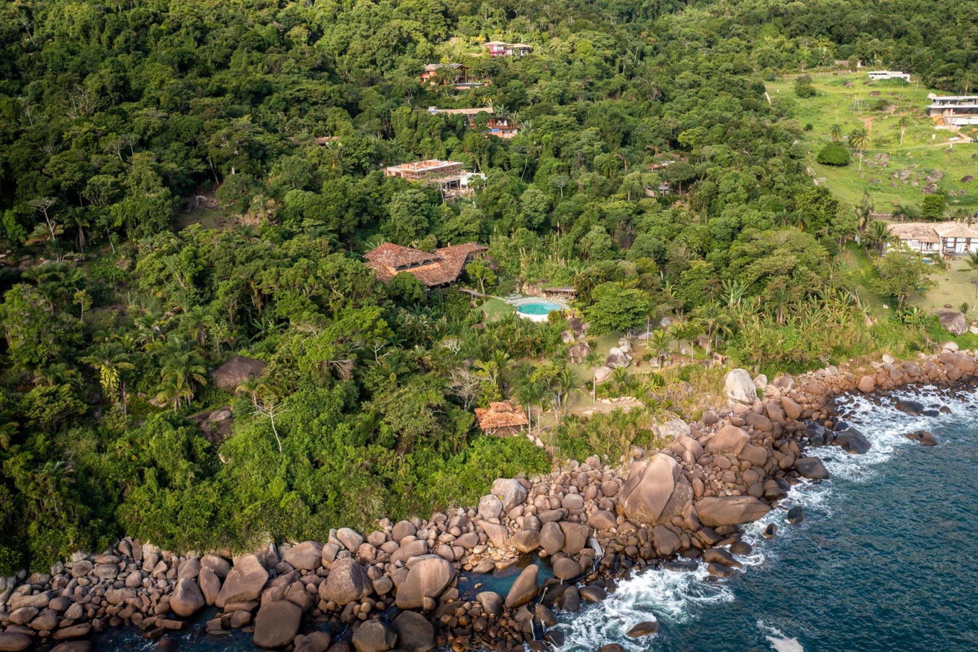 Sao600 - Exotic house facing the ocean in Ilhabela
