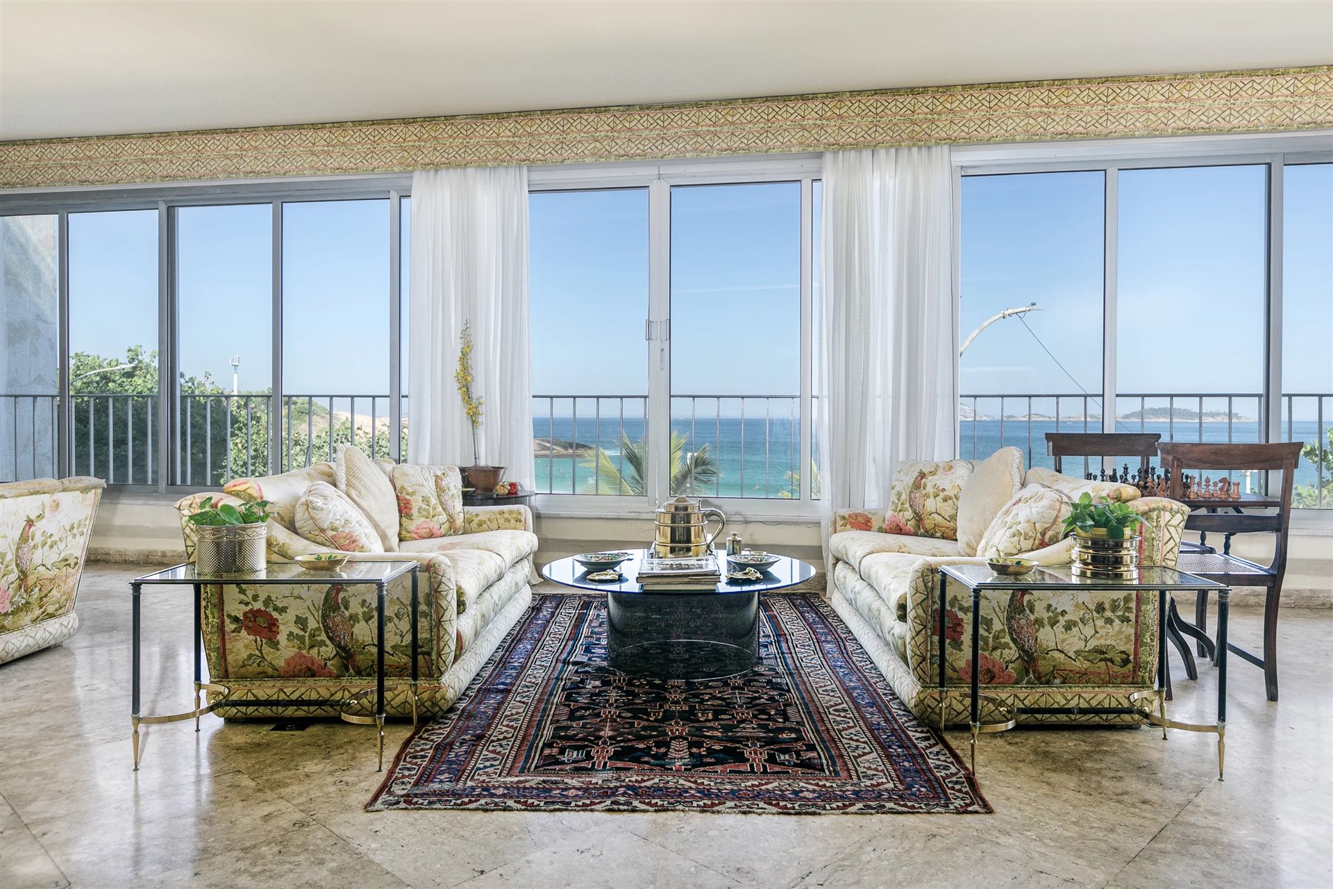 Rio276 - Large Seafront Apartment in Arpoador