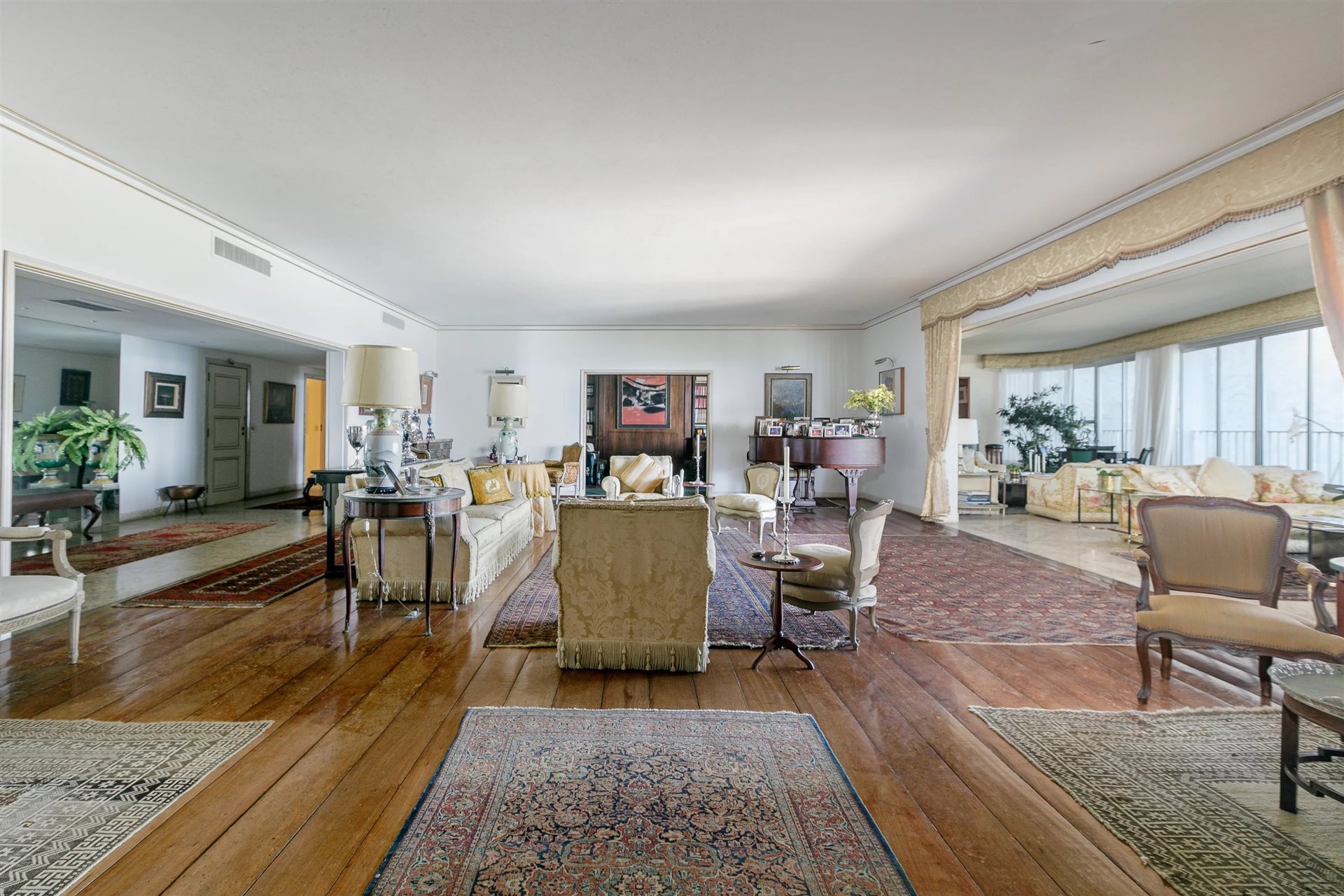 Rio276 - Large Seafront Apartment in Arpoador