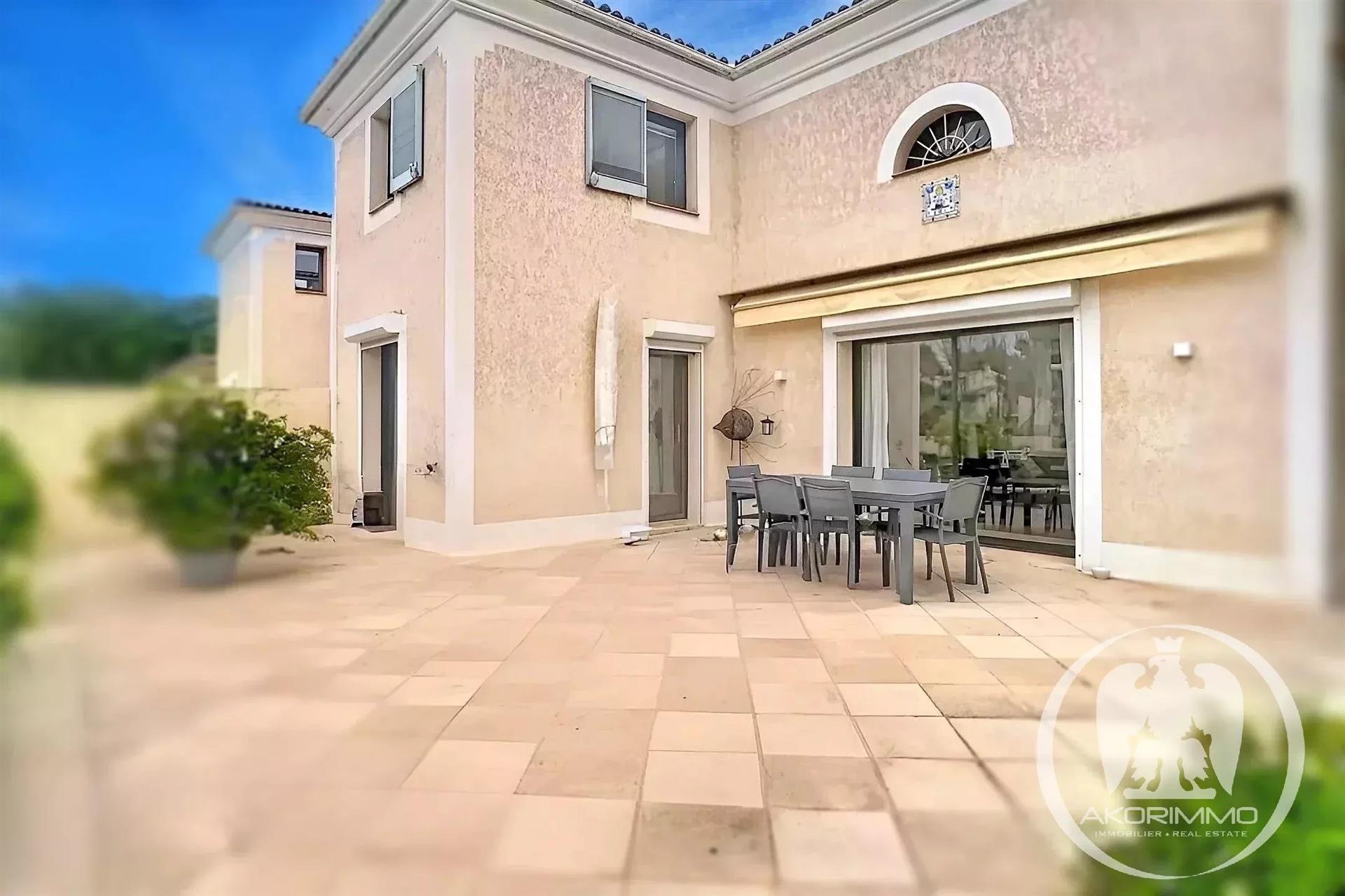 Maison à vendre, 105m², Villeneuve-Loubet