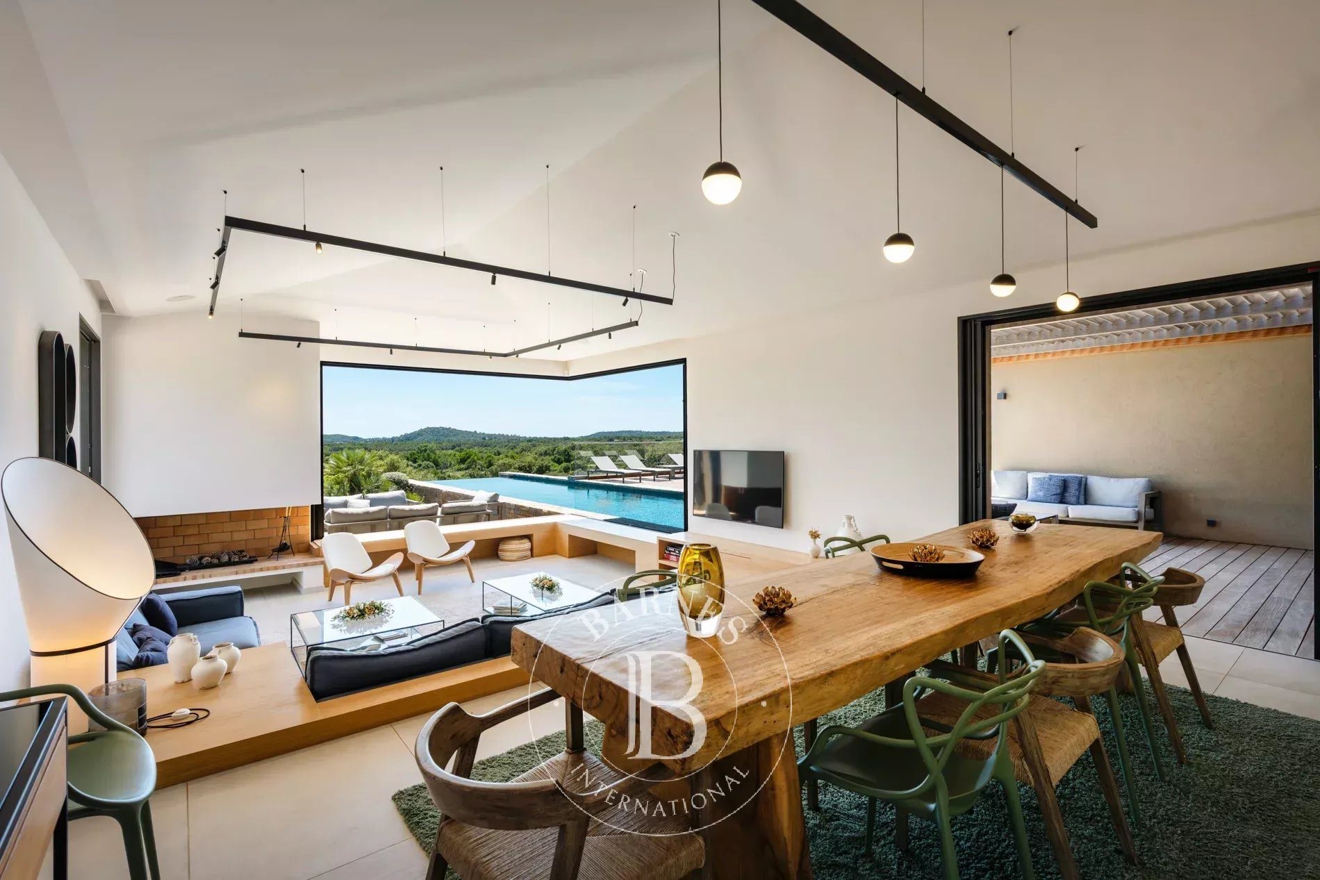 Maison à vendre, 300m², Sainte-Lucie de Porto-Vecchio