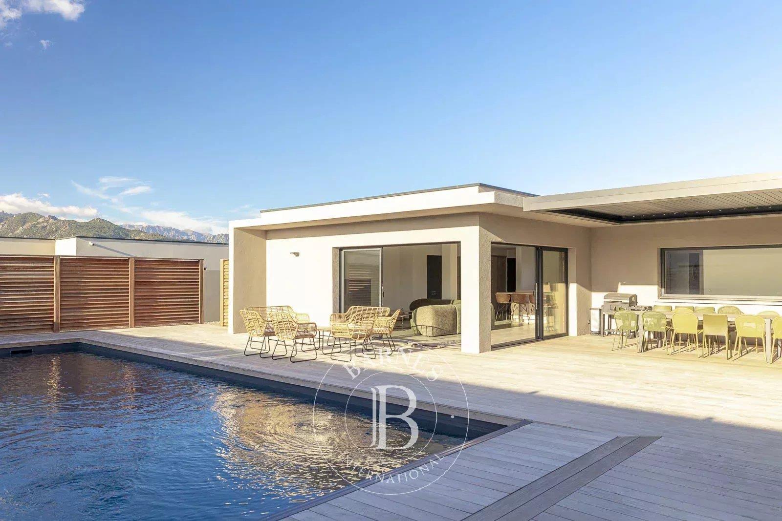 Maison à vendre, 206m², Lecci