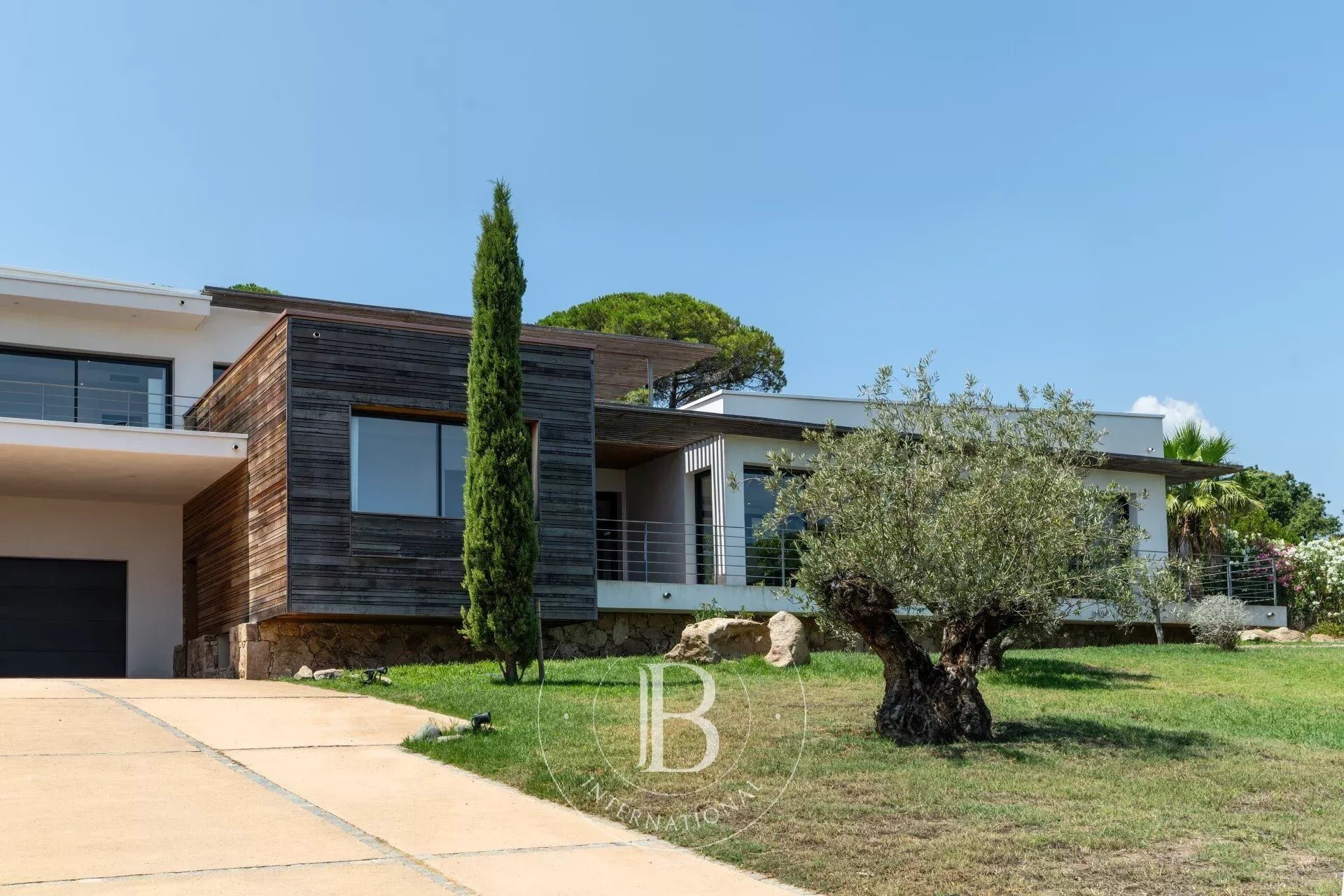 Maison à vendre, 300m², Sainte-Lucie de Porto-Vecchio
