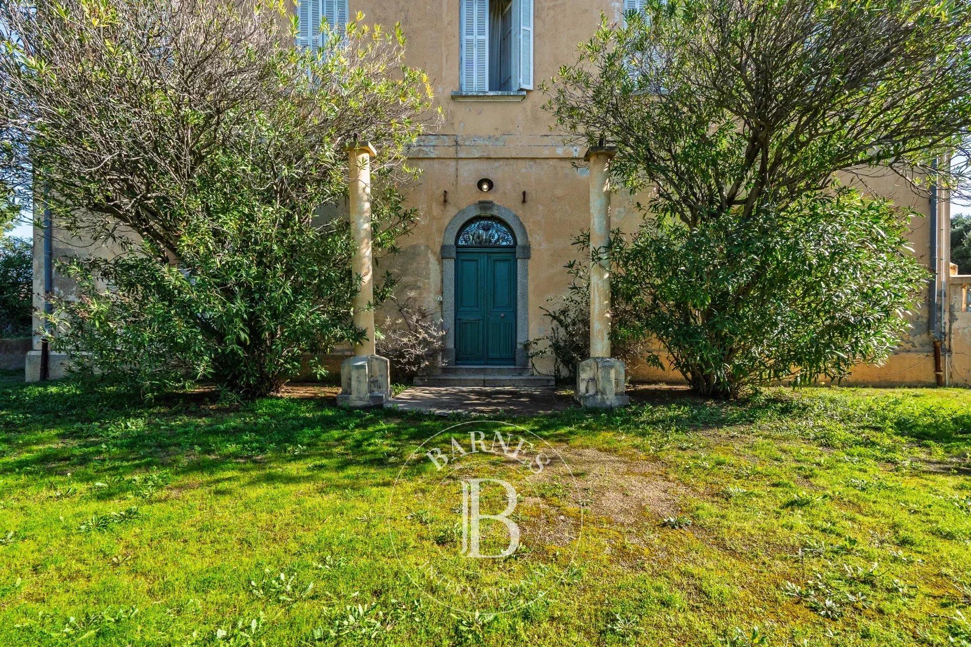 Maison à vendre, 410m², L'Ile-Rousse