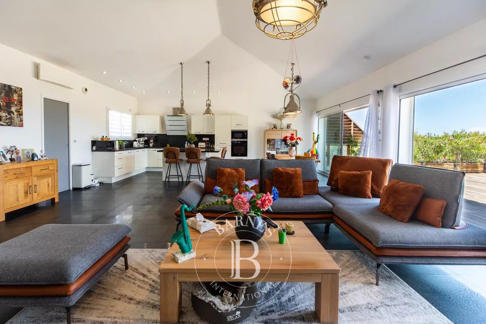 Maison à vendre, 323m², Porto-Vecchio