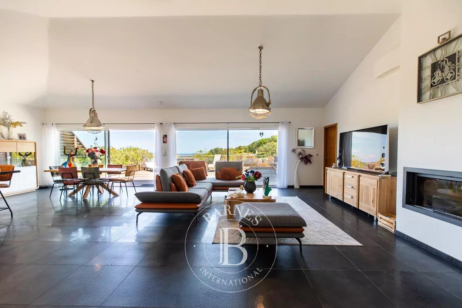 Maison à vendre, 323m², Porto-Vecchio