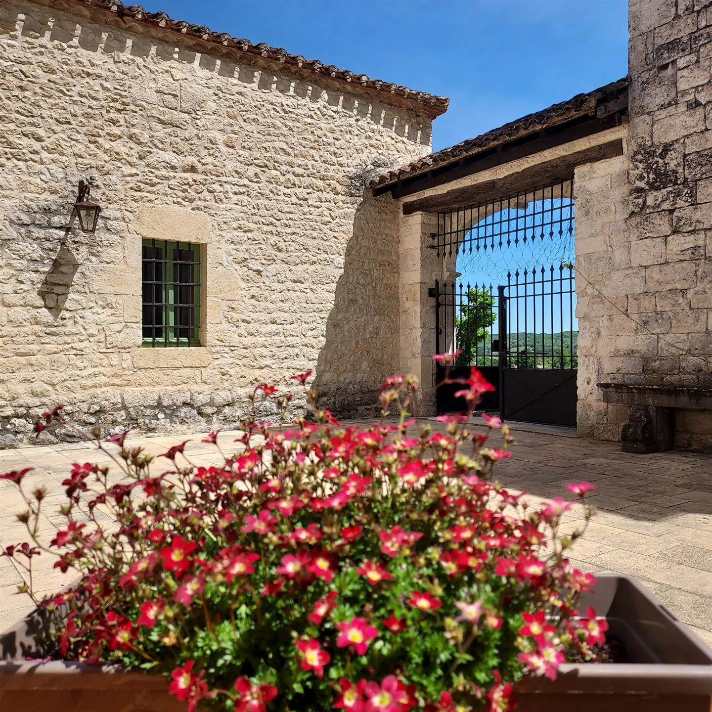 Luxurious Manor House, guest house and outbuildings in a 17ha private estate