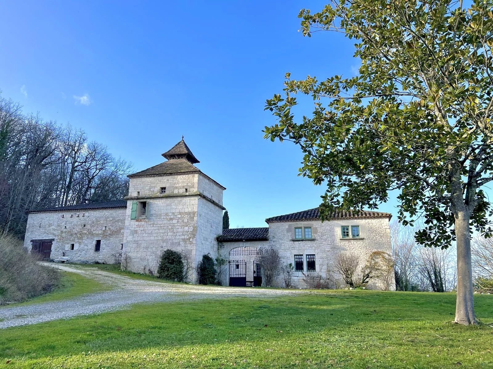 Luxurious Manor House, guest house and outbuildings in a 17ha private estate