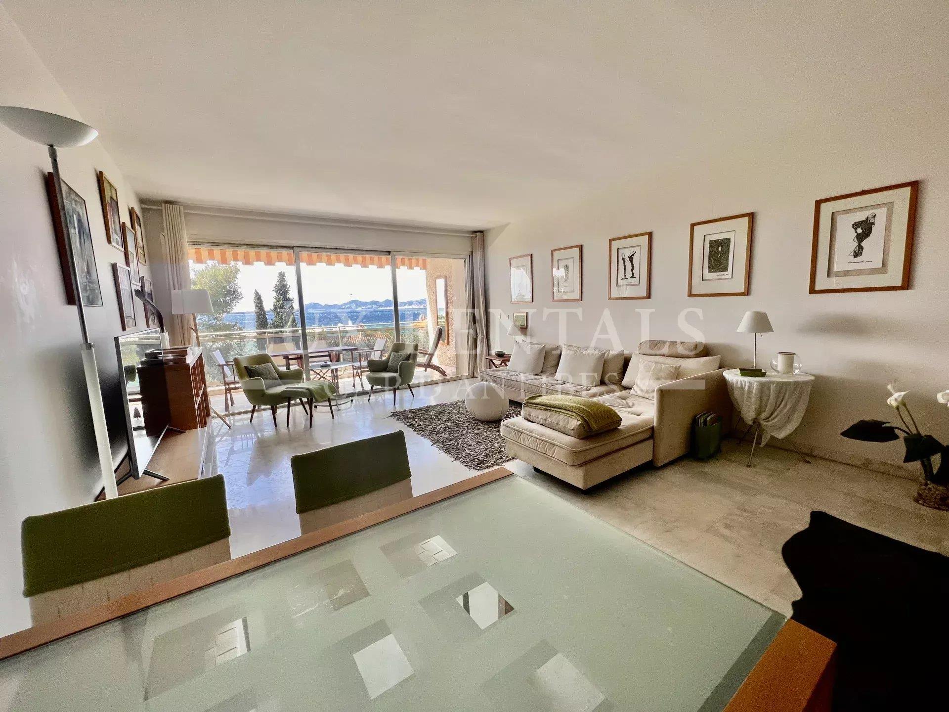 Appartement à louer, 80m², Antibes