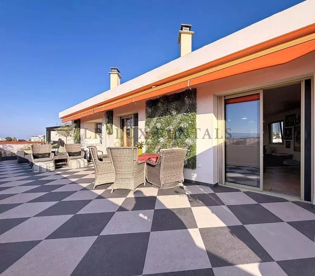 Exceptional top-floor apartment with terrace and sea view - Vue 3