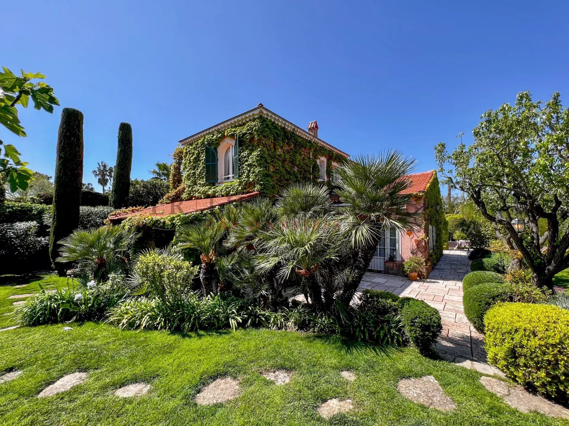 Maison à louer, 180m², Antibes