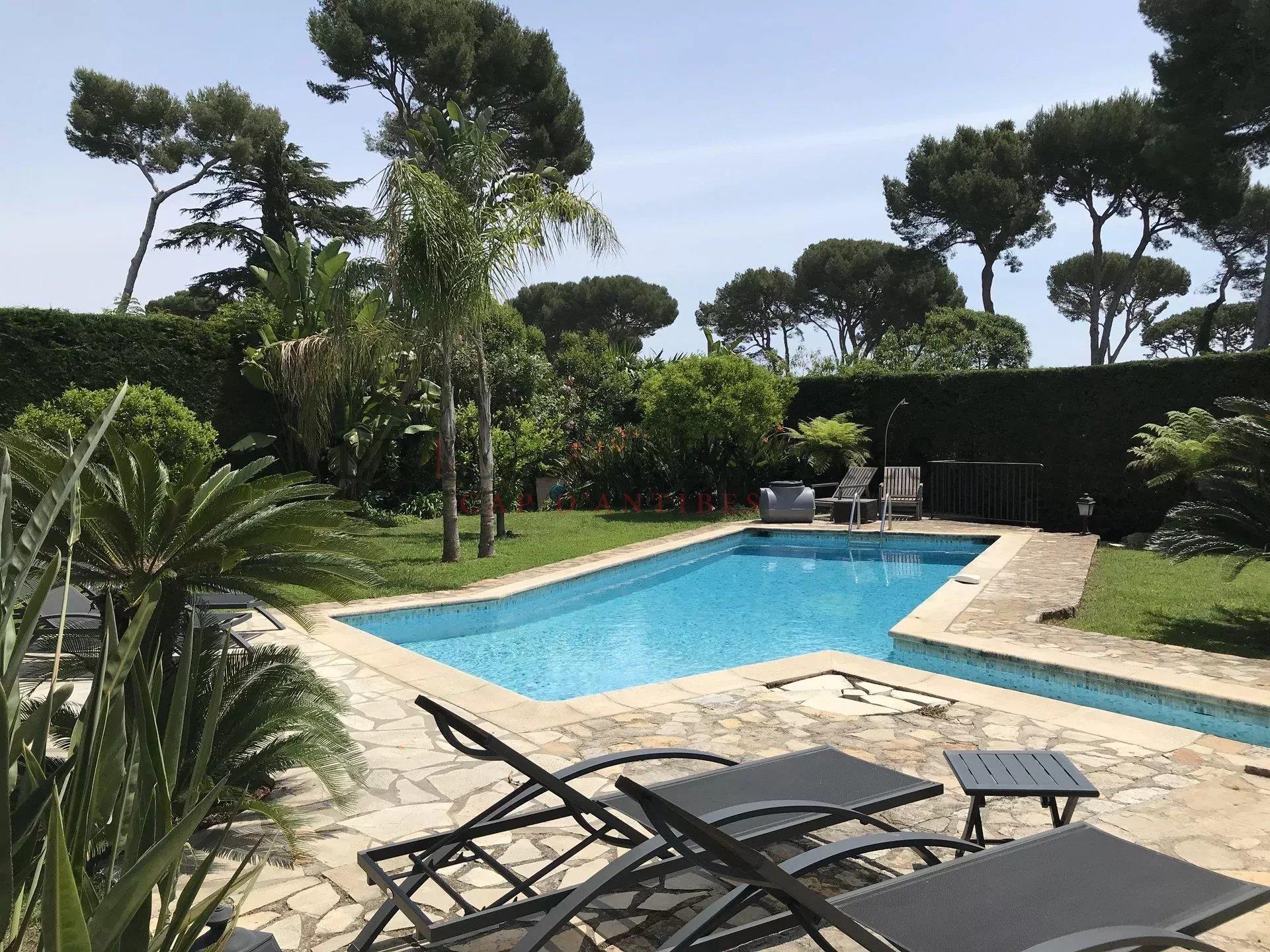 Maison à louer, 200m², Antibes