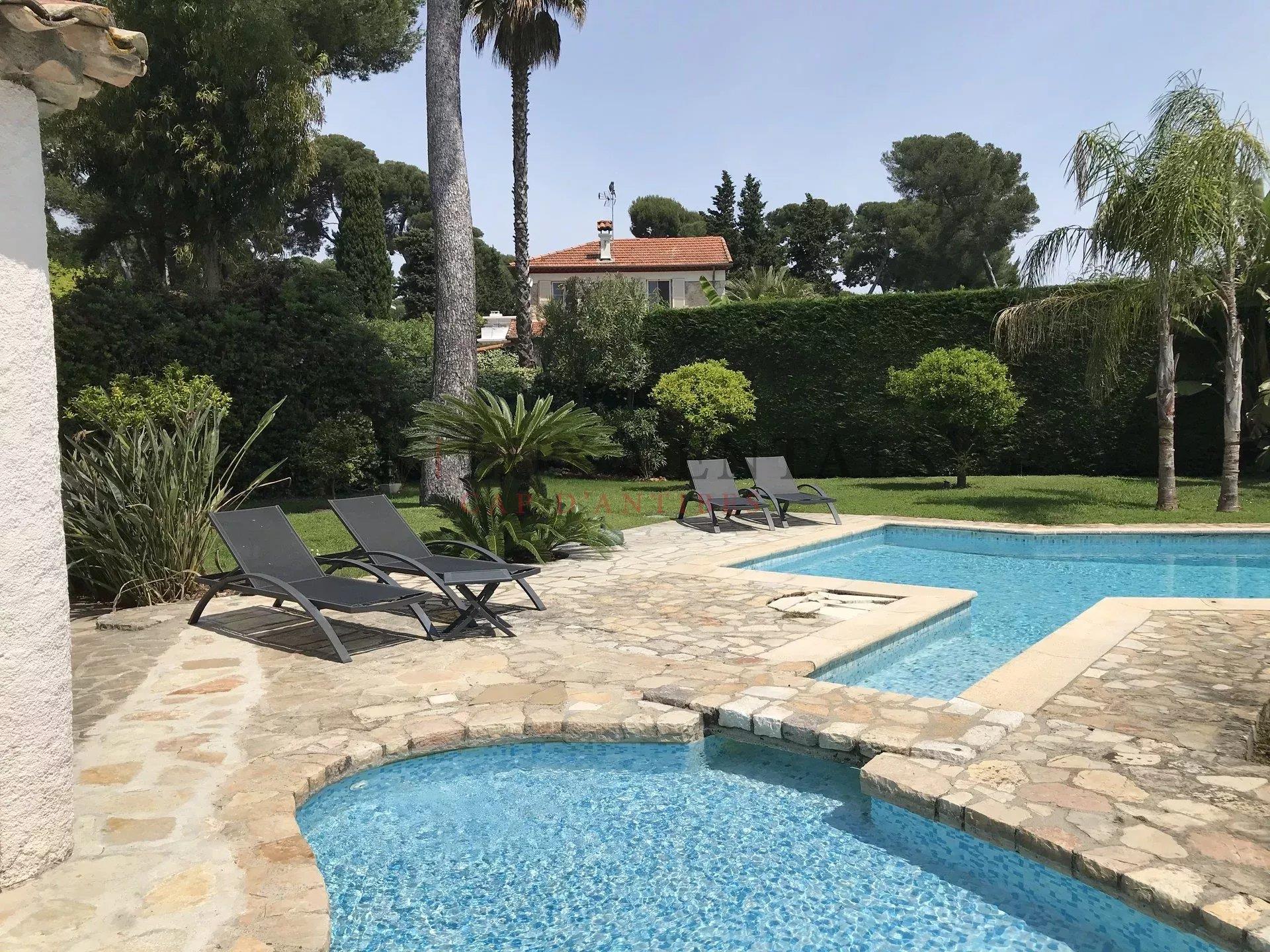 Maison à louer, 200m², Antibes