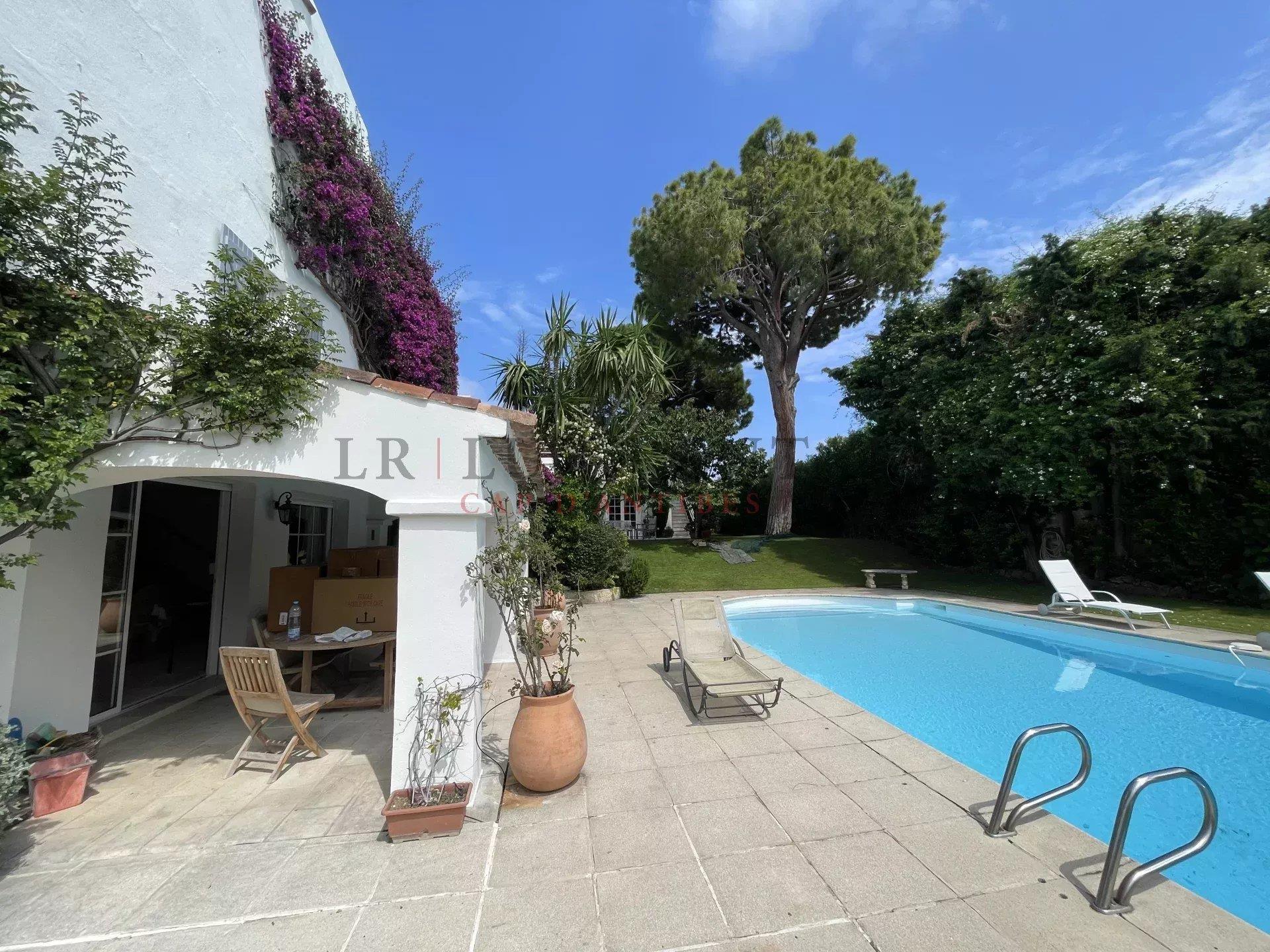 Maison à louer, 320m², Antibes