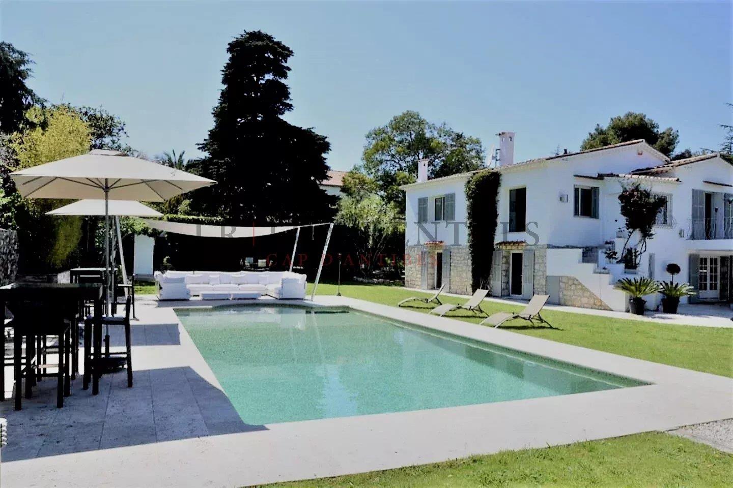 Maison à louer, 240m², Antibes
