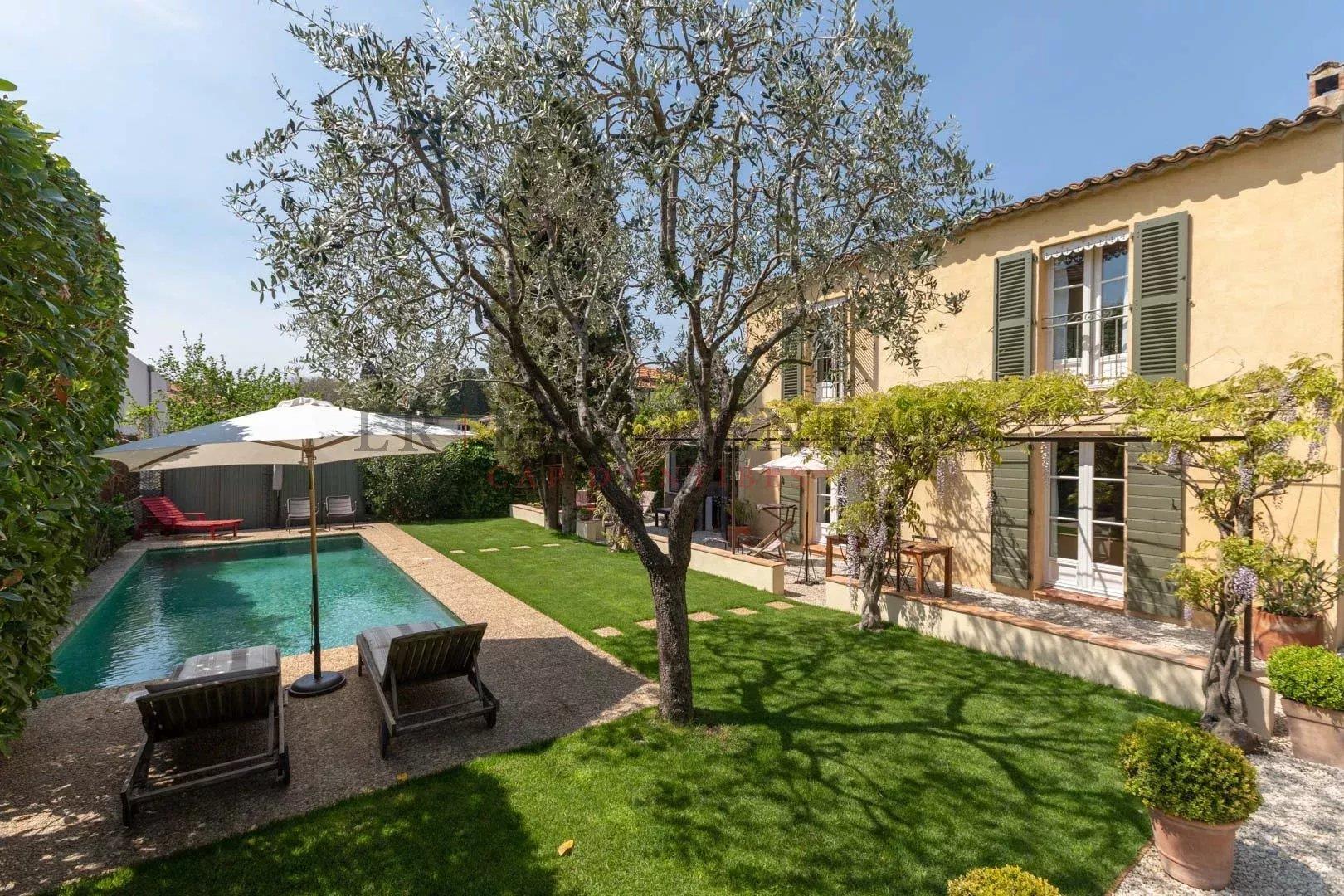 Maison à louer, 140m², Antibes