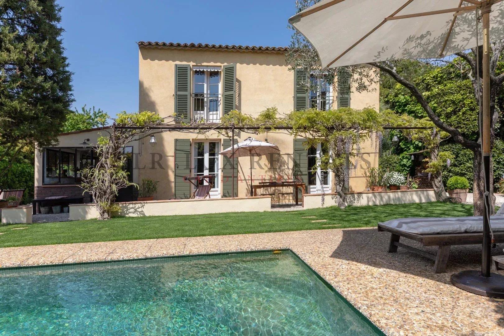 Maison à louer, 140m², Antibes