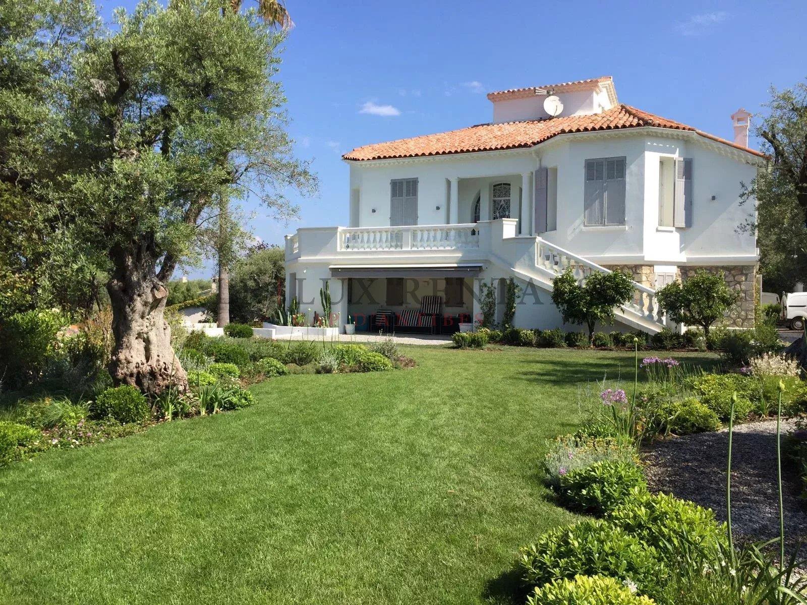 Maison à louer, 350m², Antibes