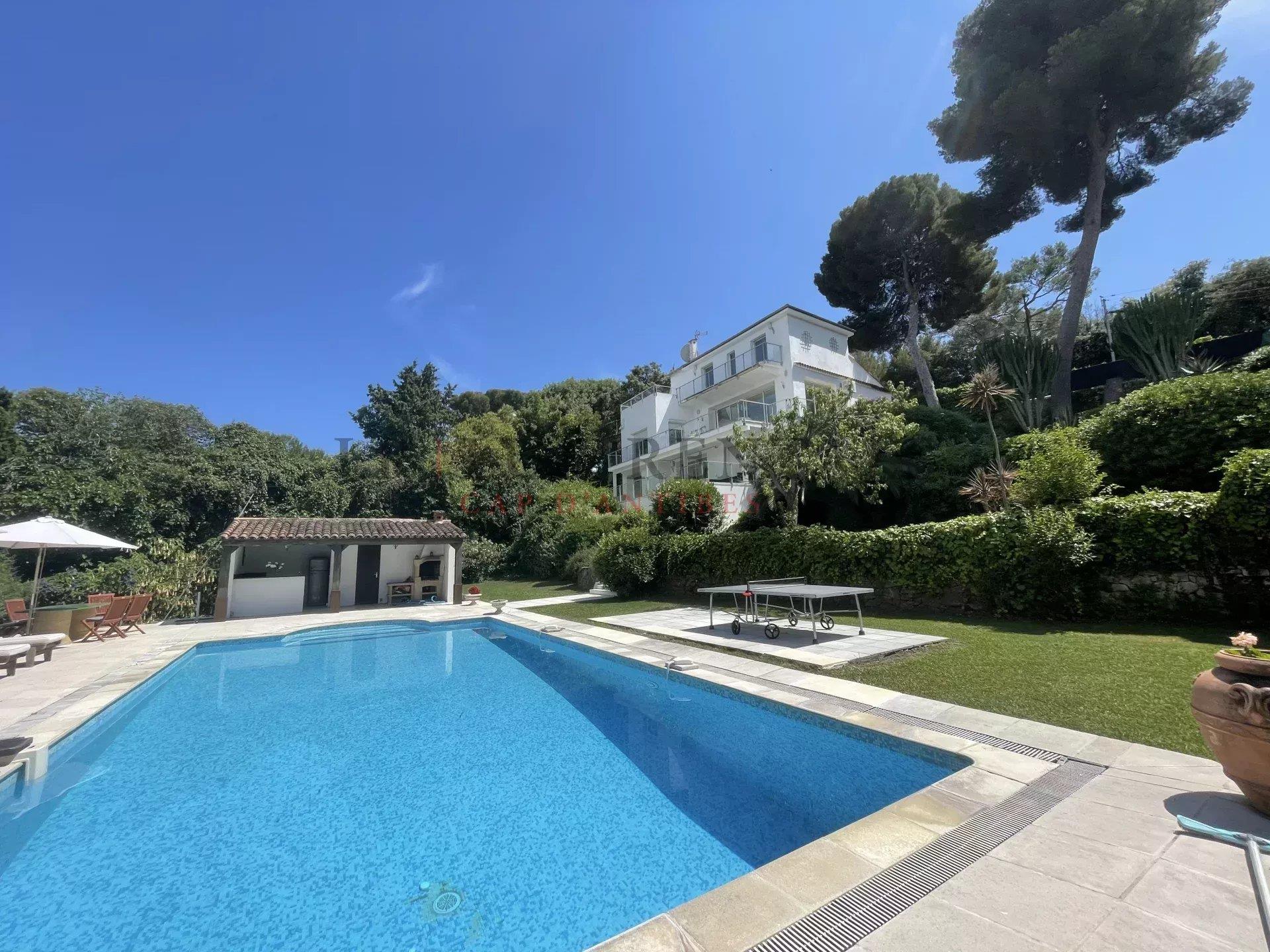 Maison à louer, 400m², Antibes