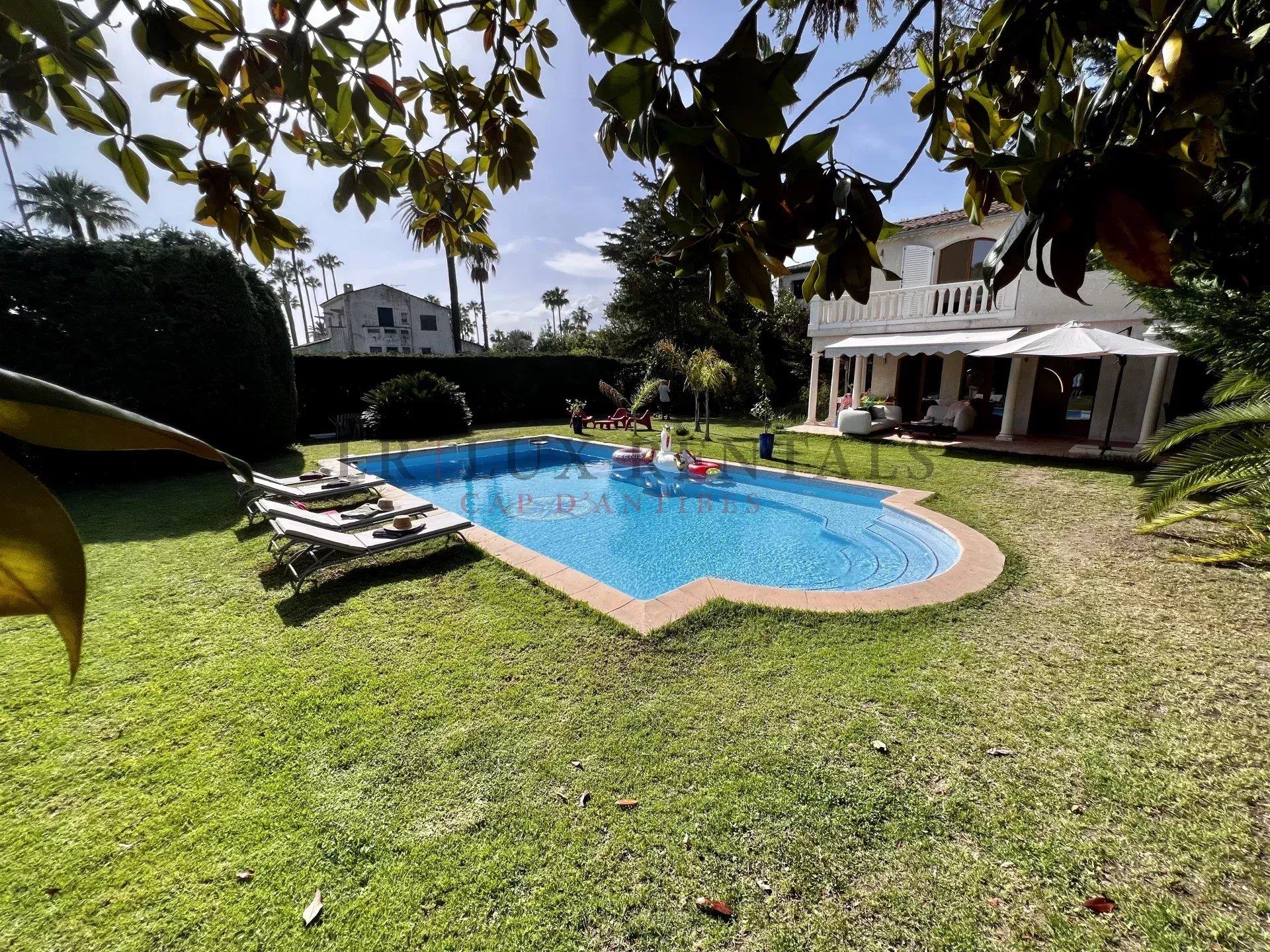 Maison à louer, 300m², Antibes