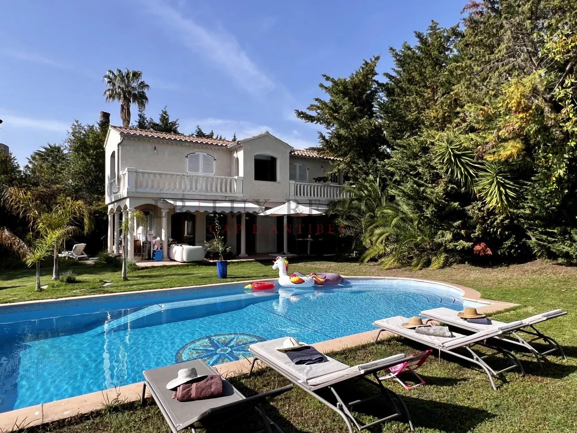 Maison à louer, 300m², Antibes