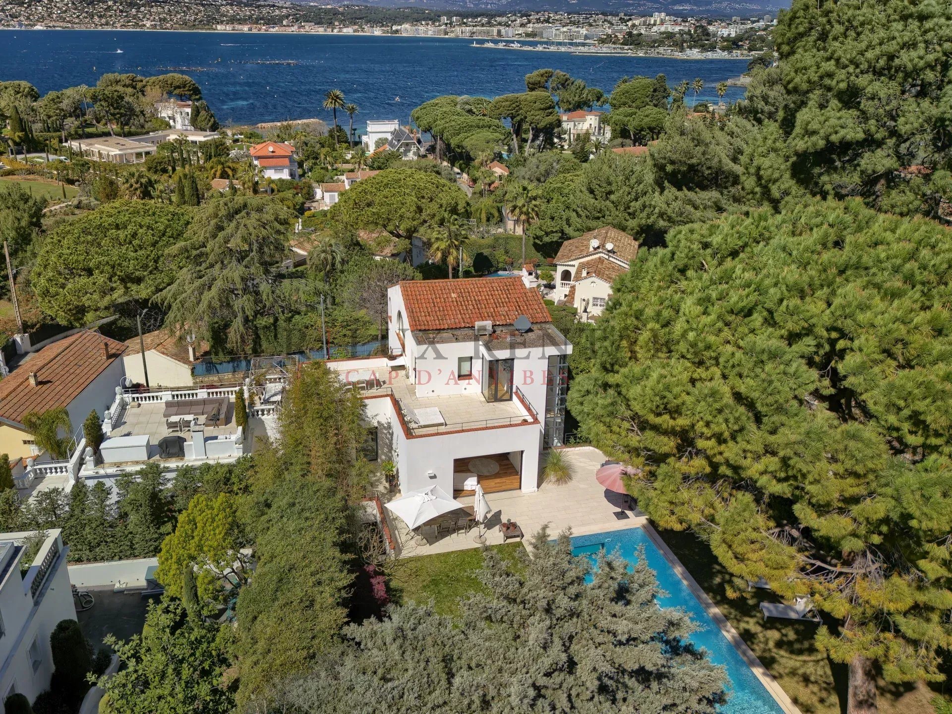 House in Antibes, Cap d'Antibes - View 2