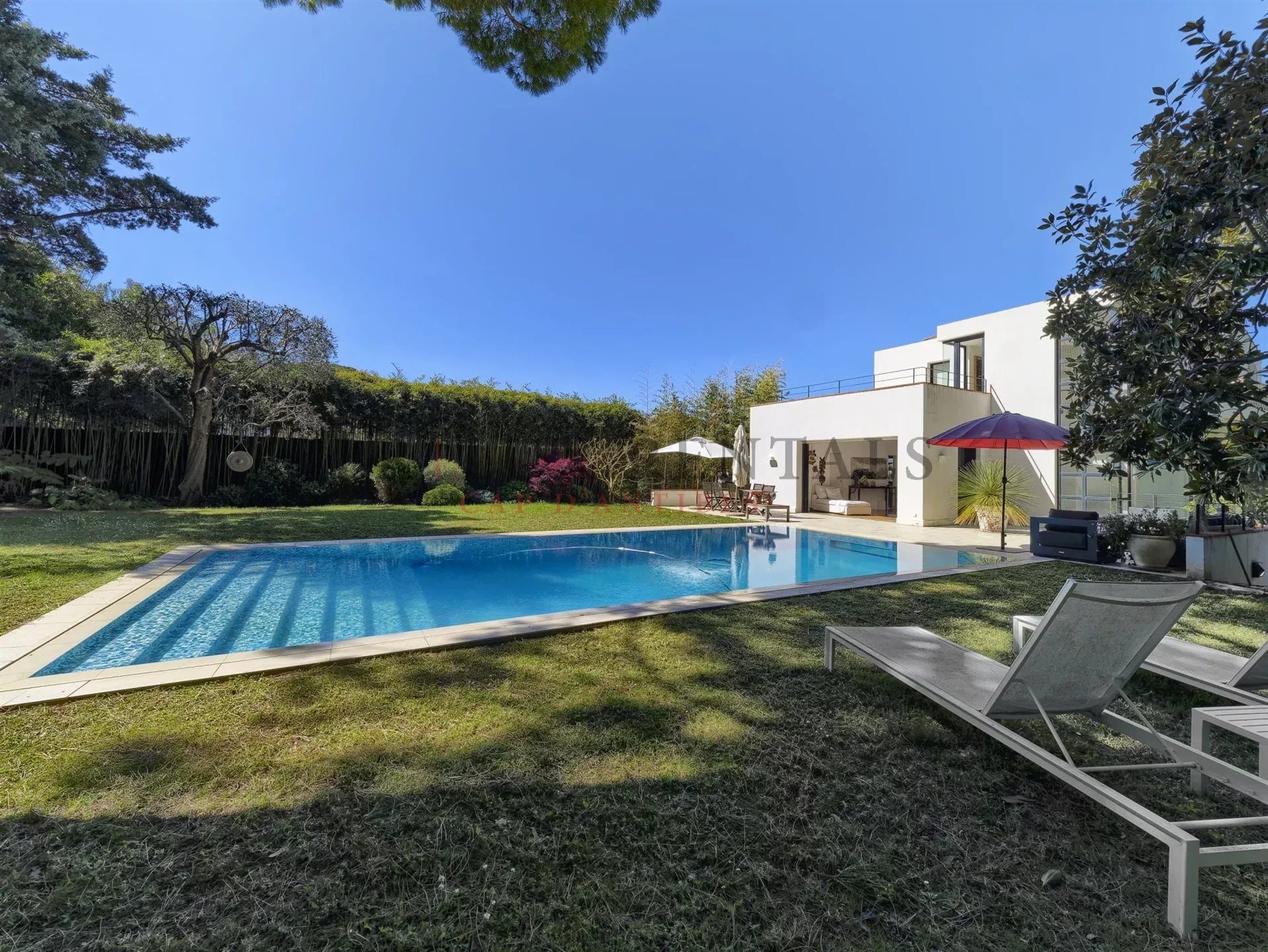 House in Antibes, Cap d'Antibes - View 5