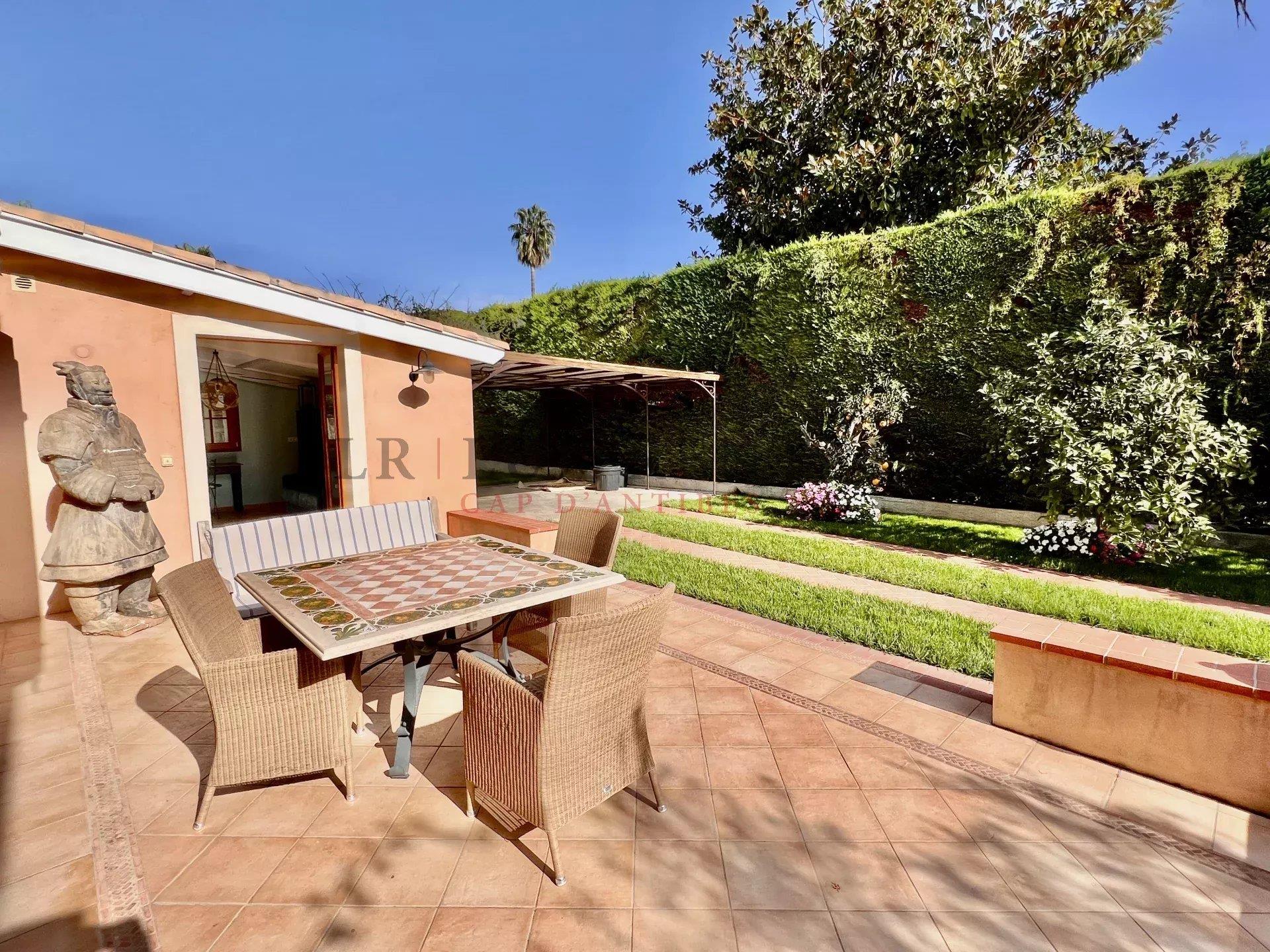 Maison à louer, 210m², Antibes
