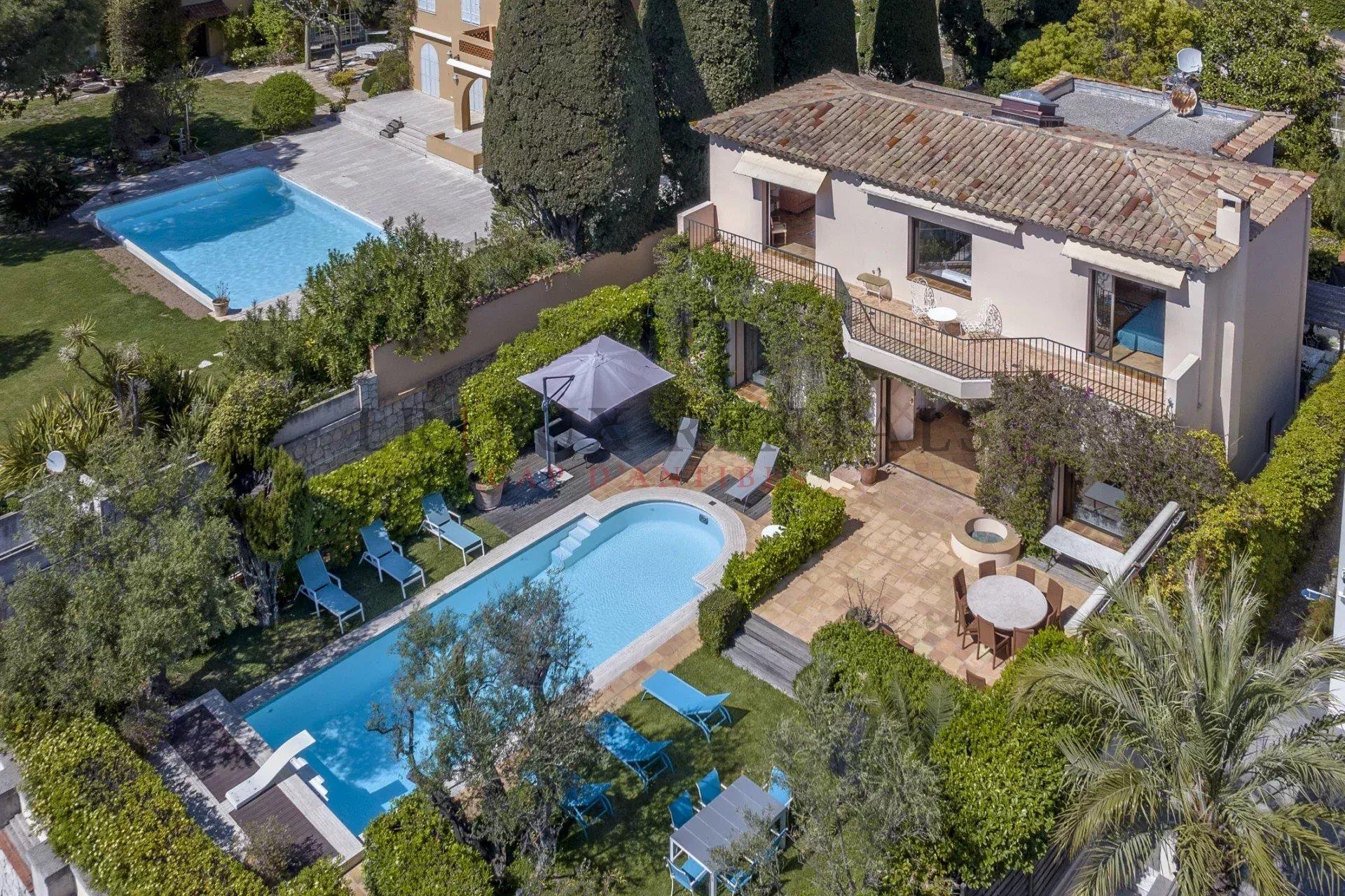 Maison à louer, 260m², Antibes