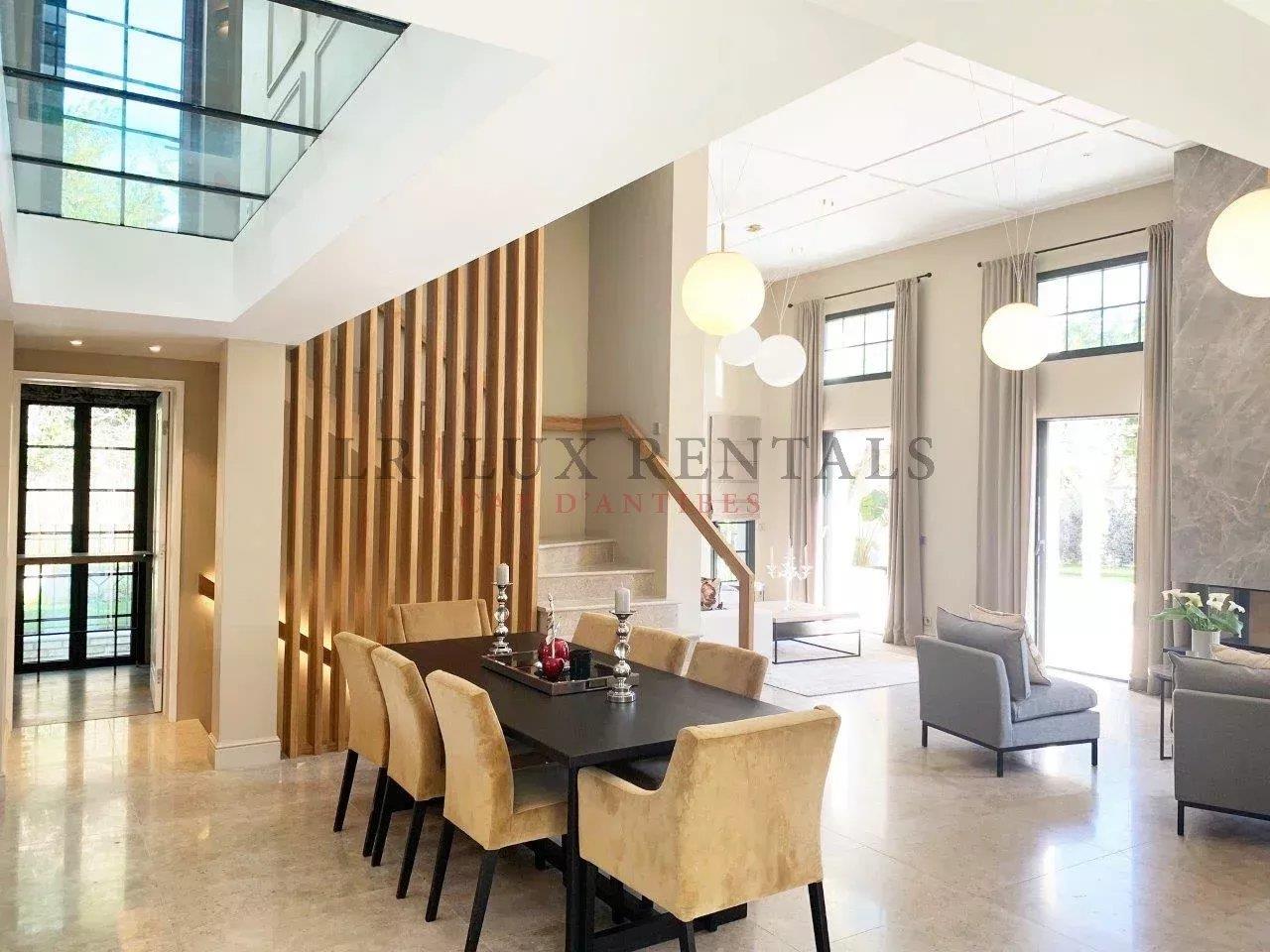 Maison à louer, 330m², Antibes
