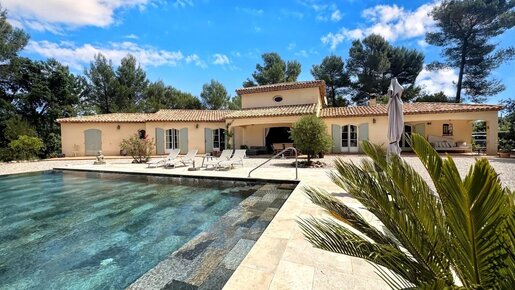 Maison 7 pièces 225 m² · à Flayosc · 225 m² · 842 000 €