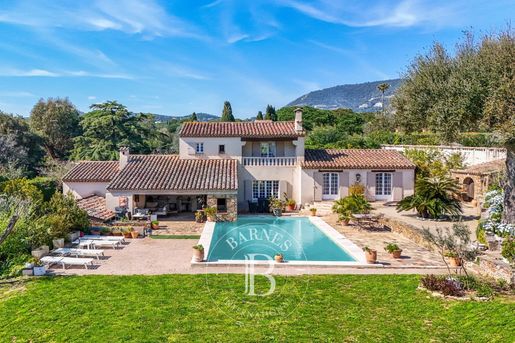 Maison 9 pièces 240 m² · à Grimaud · 240 m² · 2 990 000 €