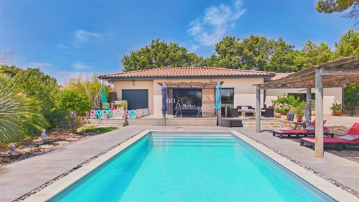 9 pièces 180 m² · à Vagnas · 180 m² · 545 000 €