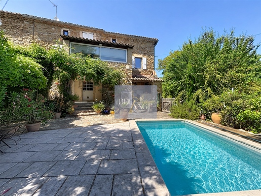 9 pièces 177 m² · à Lagorce · 177 m² · 450 000 €