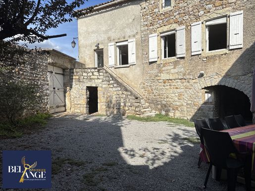 Maison 10 pièces 145 m² · à Berrias-Et-Casteljau · 145 m² · 374 000 €