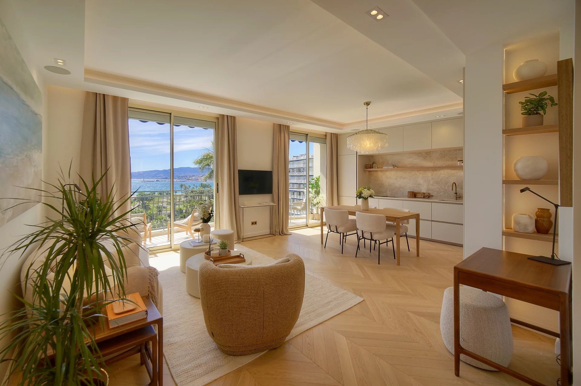 Sea View apartment for sale on the Croisette, Cannes - View 5