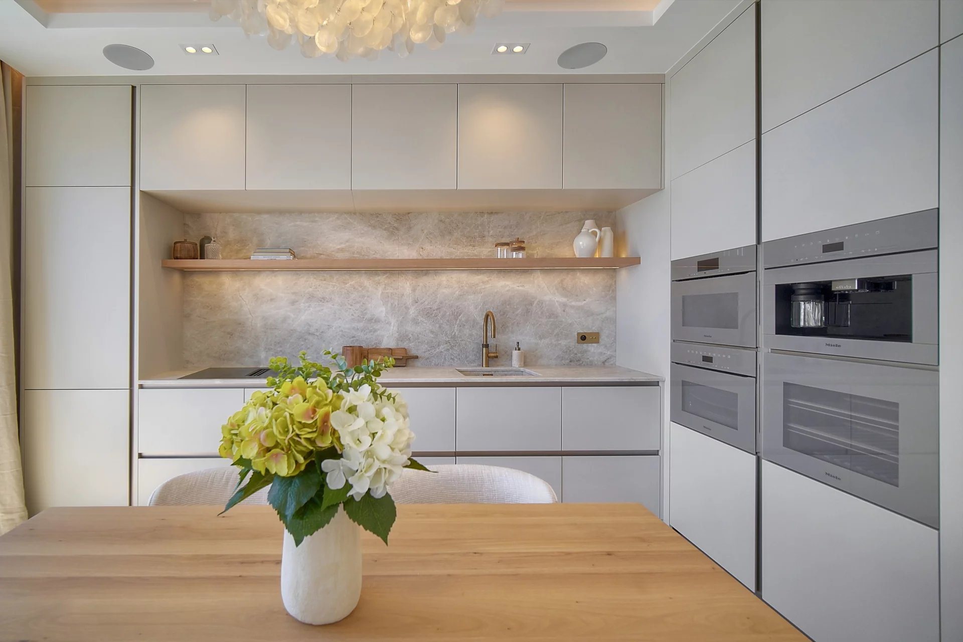 Sea View apartment for sale on the Croisette, Cannes - More