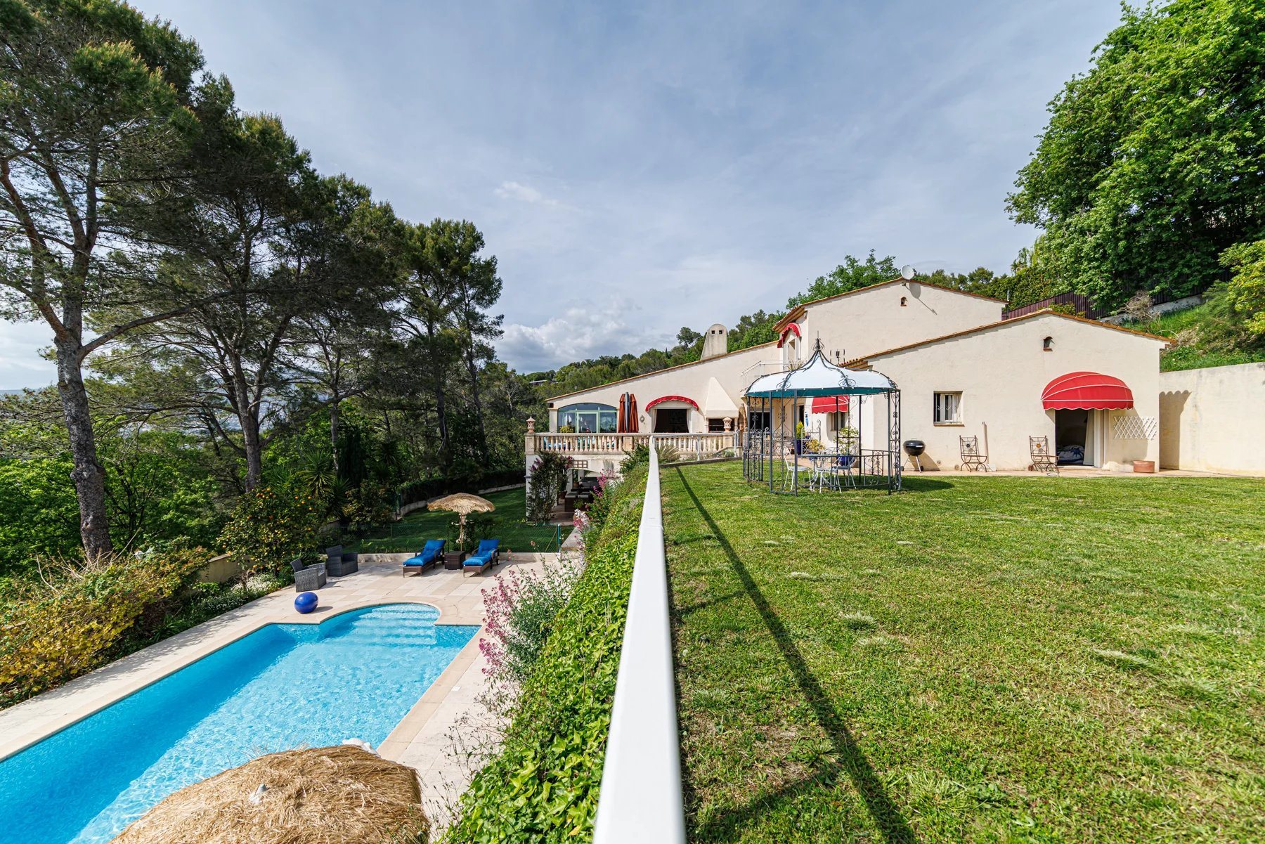 Maison à vendre, 370m², Mouans-Sartoux