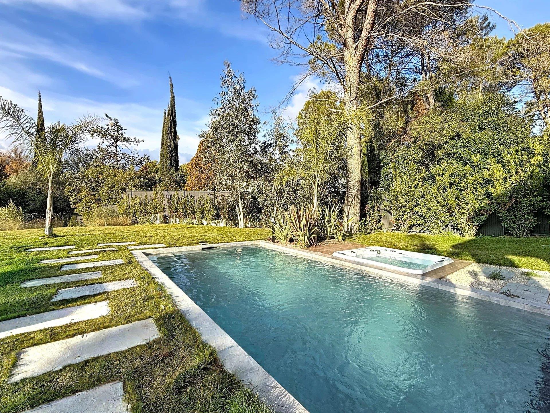Maison à vendre, 210m², Valbonne