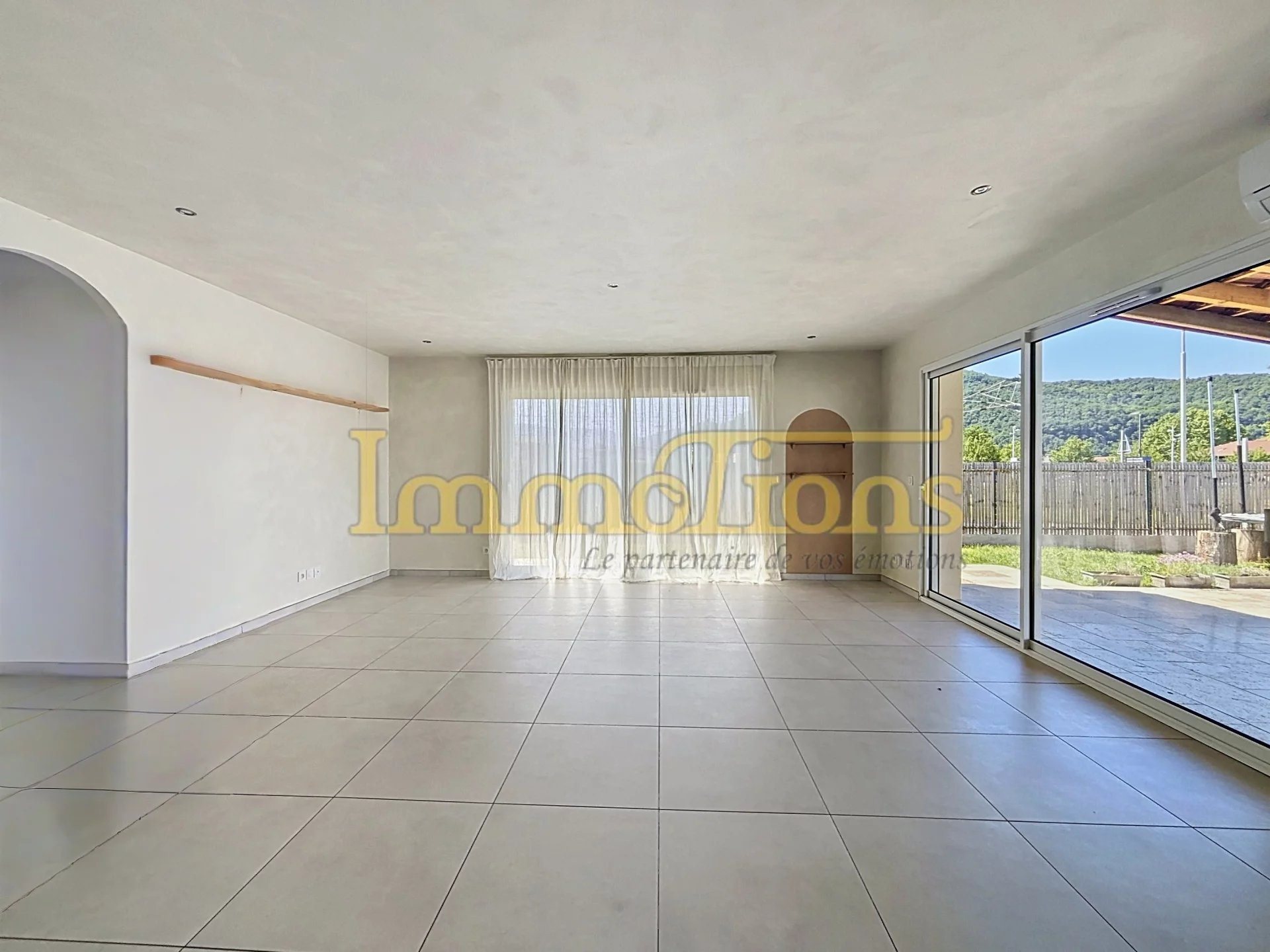 Maison à vendre, 82m², Saint-Hilaire-du-Rosier