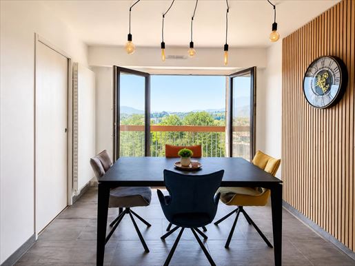 Appartement 5 pièces 83 m² · à Voiron · 83 m² · 225 000 €