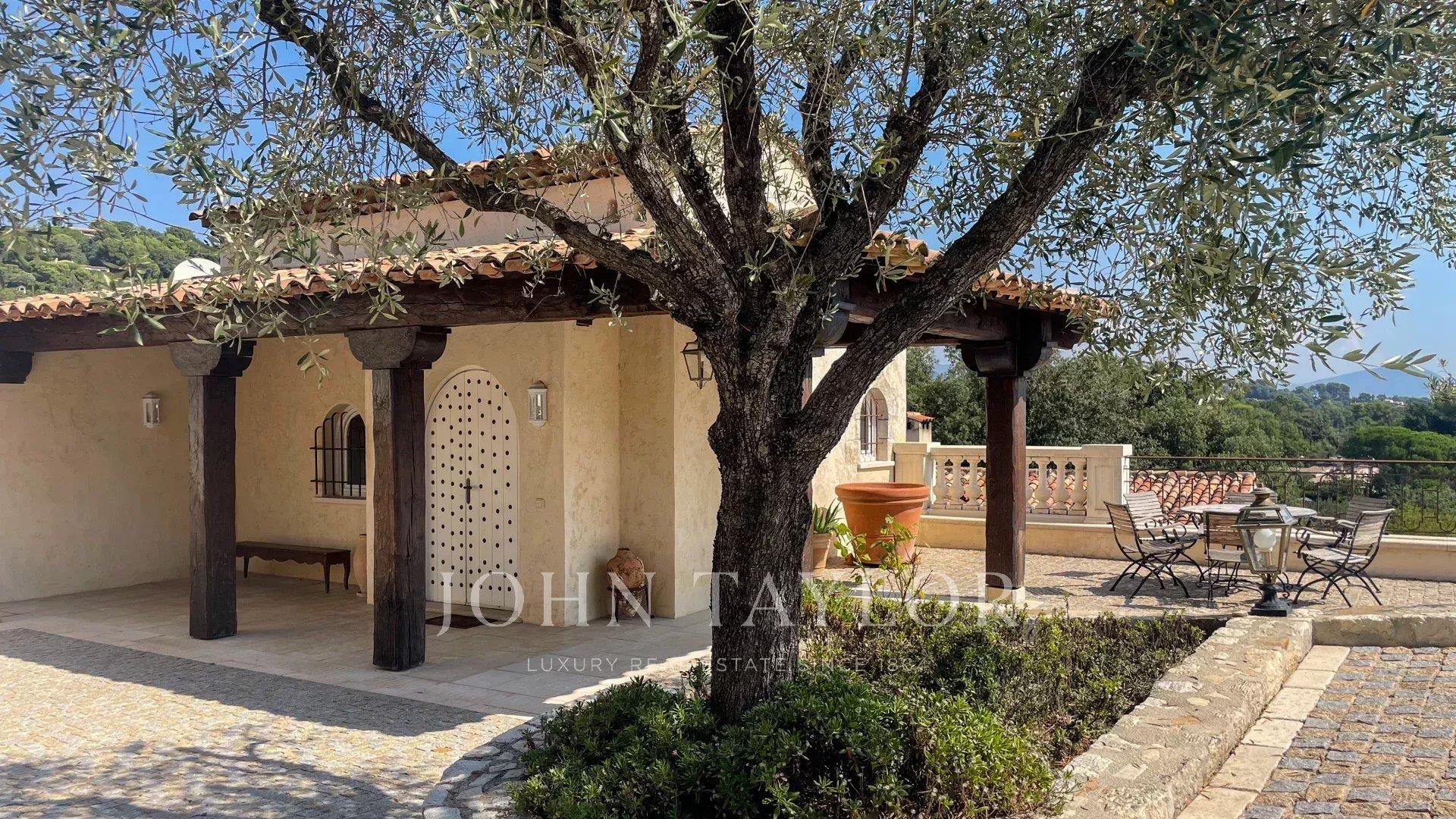Maison à vendre, 437m², La Colle-sur-Loup