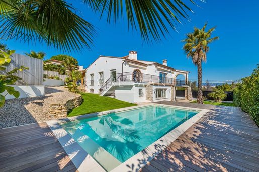 Maison 7 pièces 242 m² · à Antibes · 242 m² · 1 995 000 €