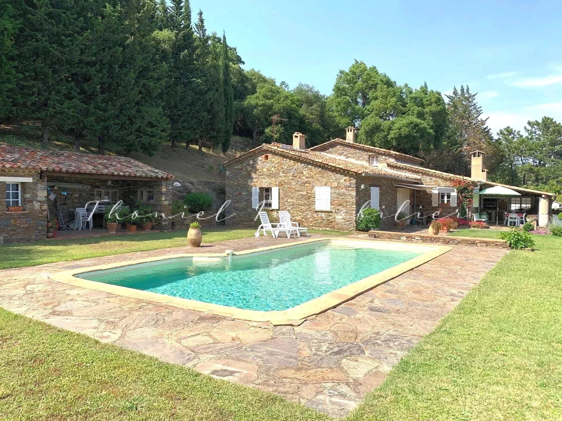 Maison à vendre, 156m², La Garde-Freinet