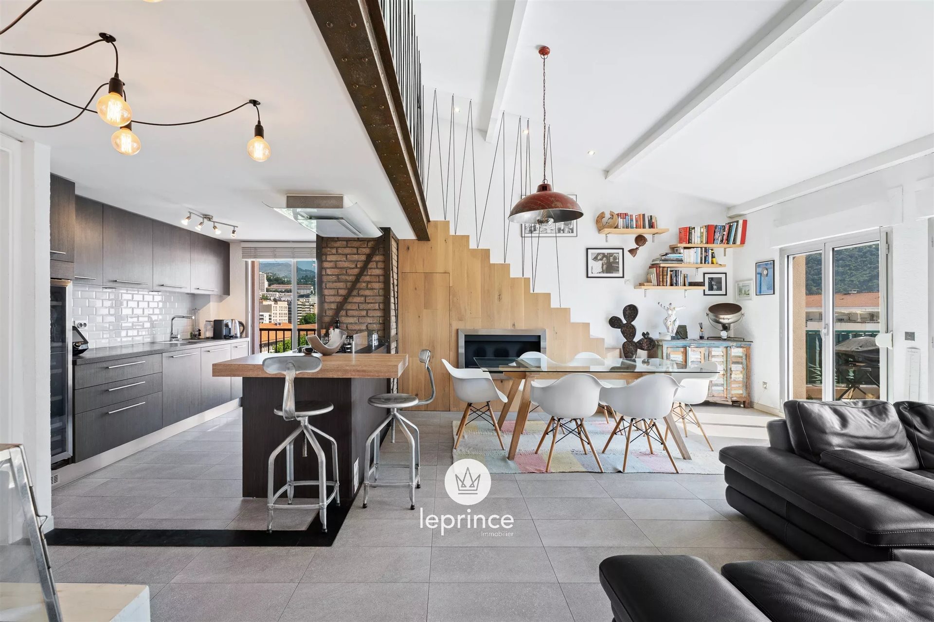 Nice Saint-Roch: 2-Bedroom Apartment – Terrace – Garage & Cellar - Plus