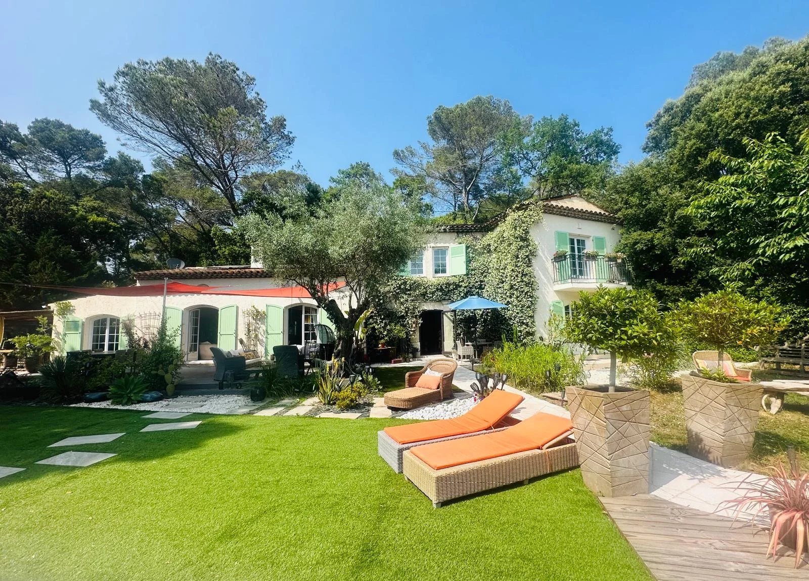 Maison à vendre, 259m², Roquefort-les-Pins